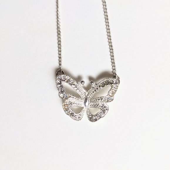 Avon Butterfly Necklace - Picture 12 of 12